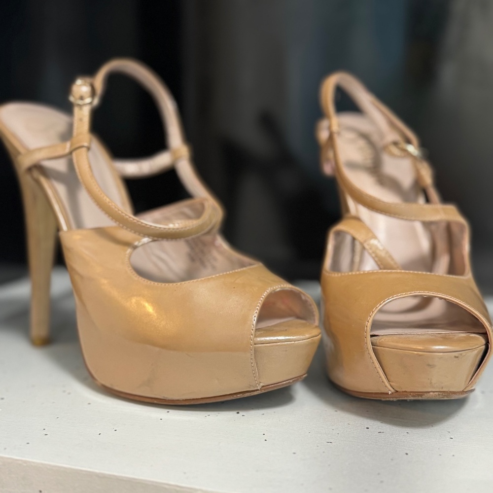 Flounce Blush Patent Leather Platform Pump Shoes Size 6.5